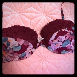 Gilly Hicks Hollister lightly lined bra 36 C